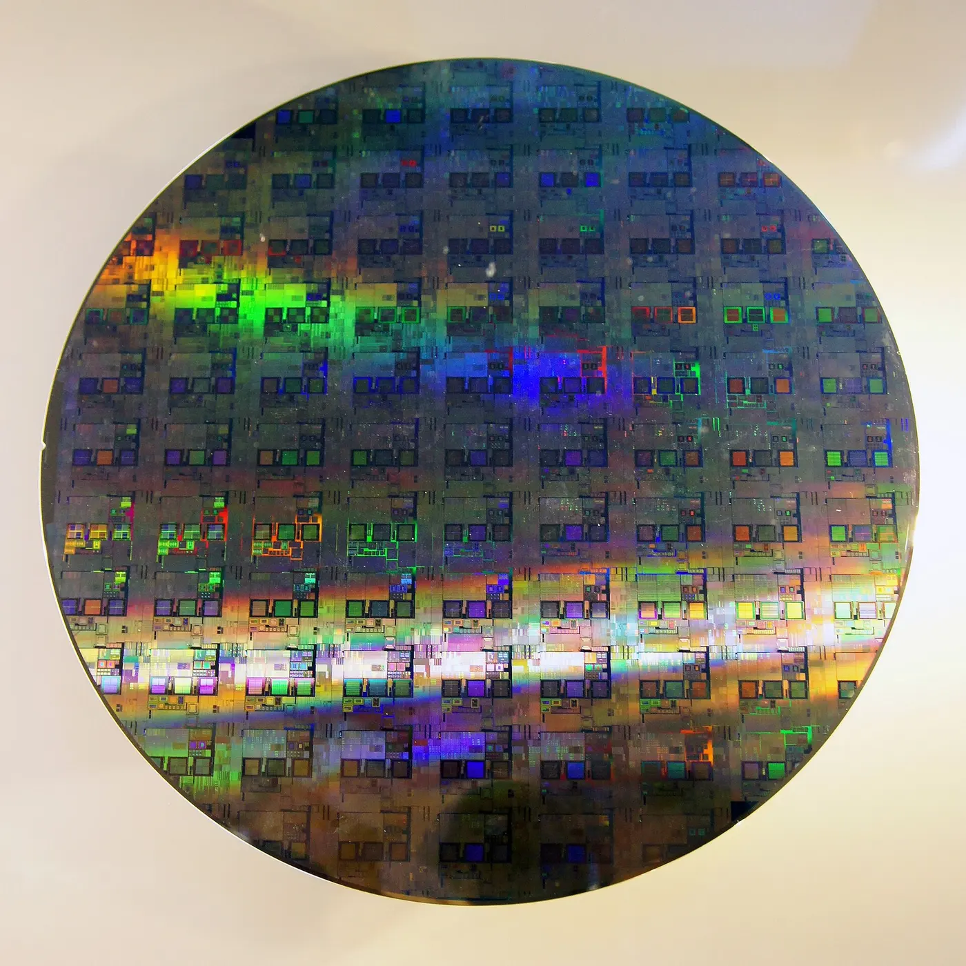 Một tấm wafer silicon 12 inch
