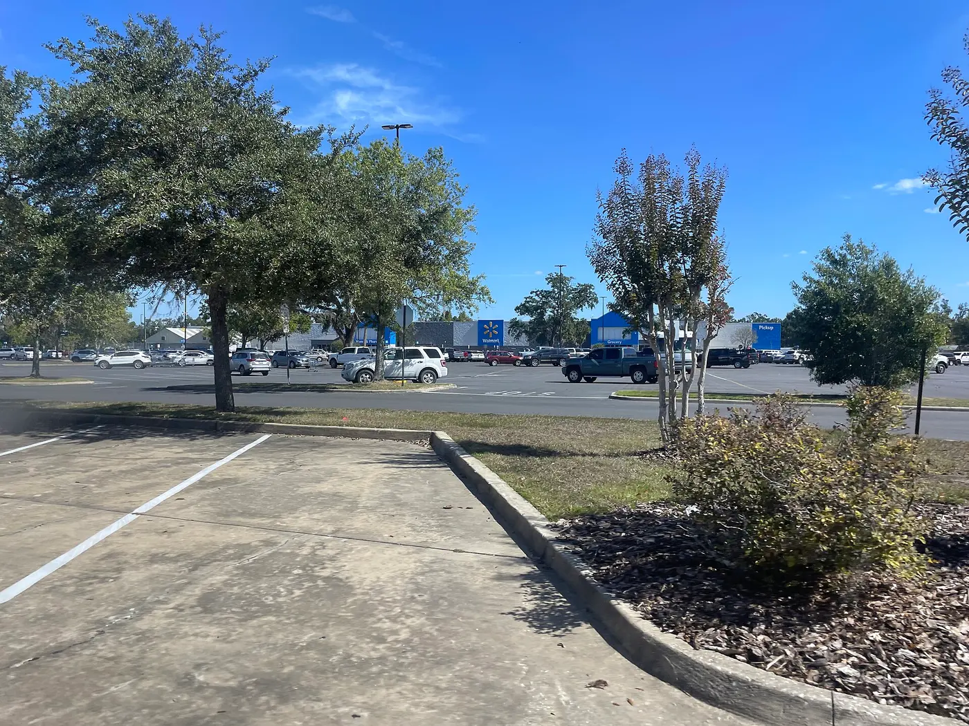 Mặt tiền một siêu thị Walmart Supercenter